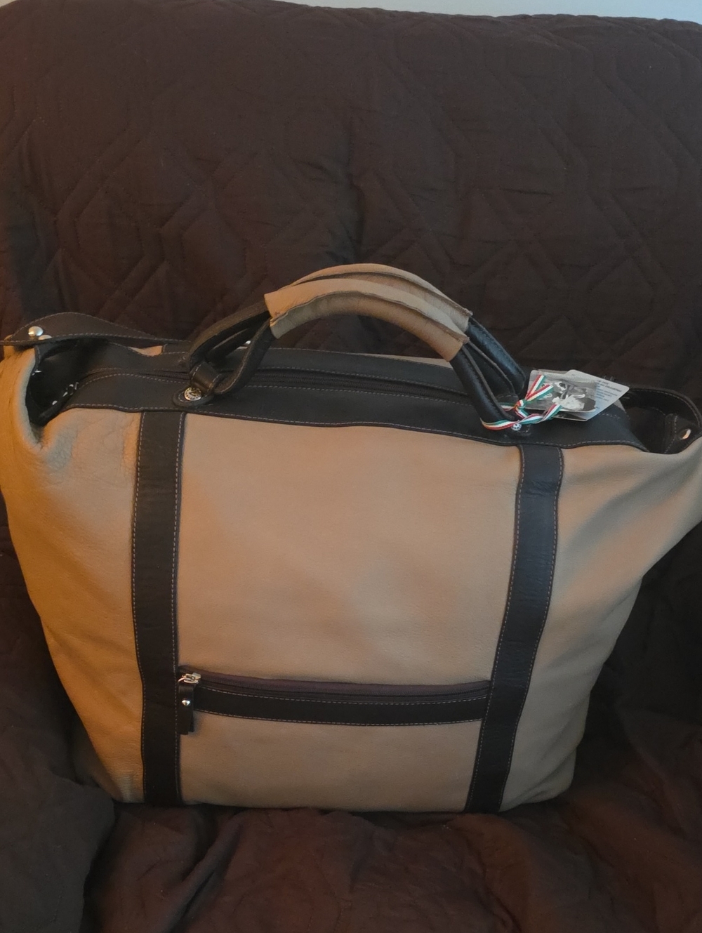 Valentina Tan and Black Weekend Holdall Bag